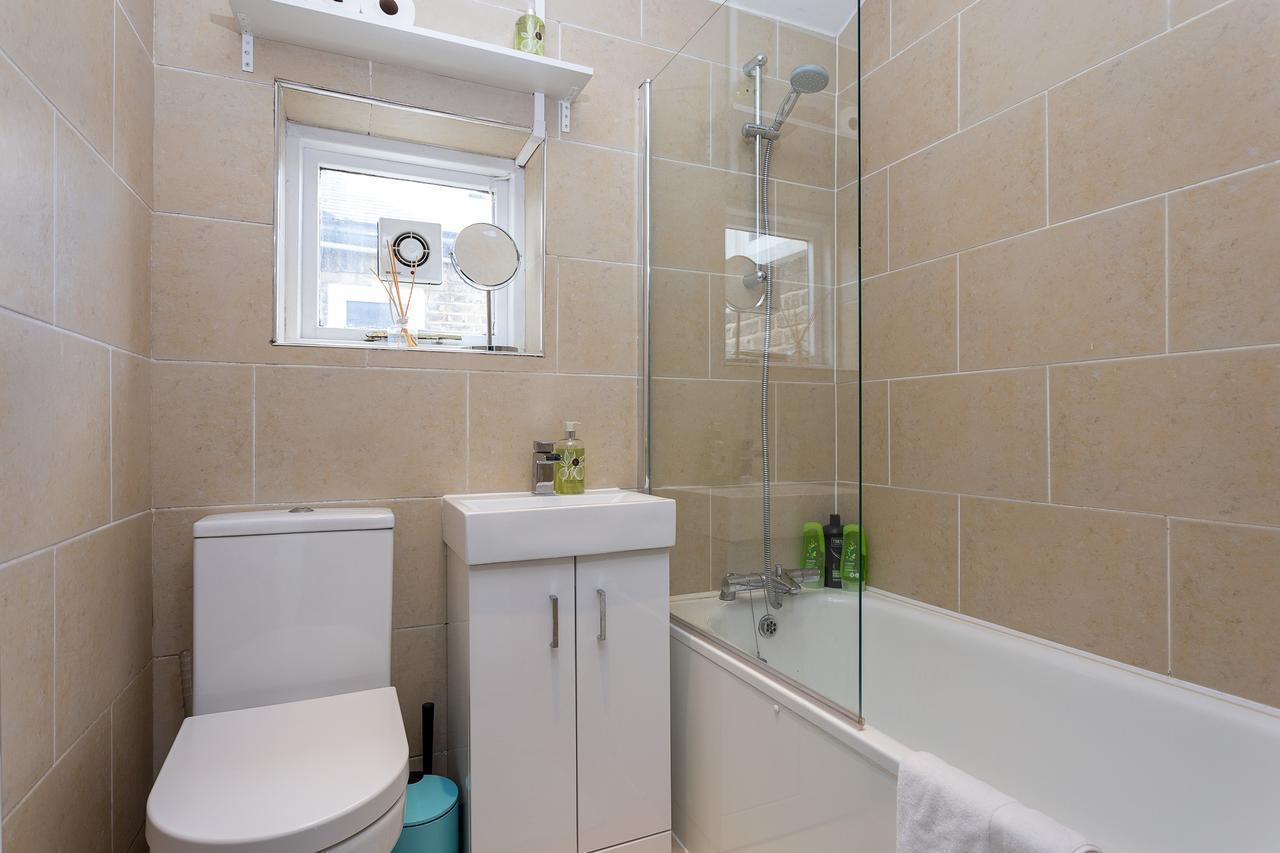Quaint 2 Bedroom Flat - 9 Minutes Walk To Vauxhall Tube 伦敦 外观 照片